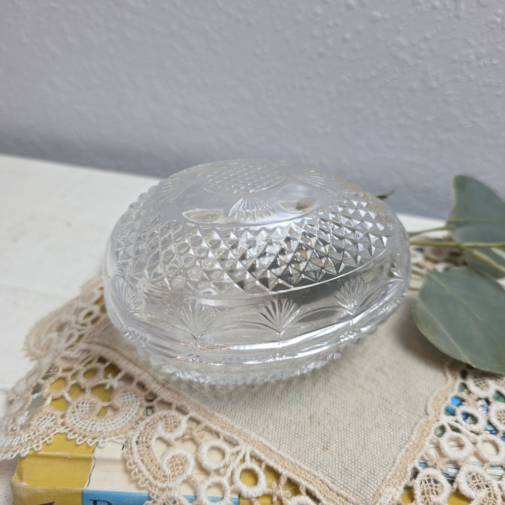 CLEARANCE 💲6️Vintage Fostoria Avon‎ Lead Crystal Egg Trinket Box Diamond Cut